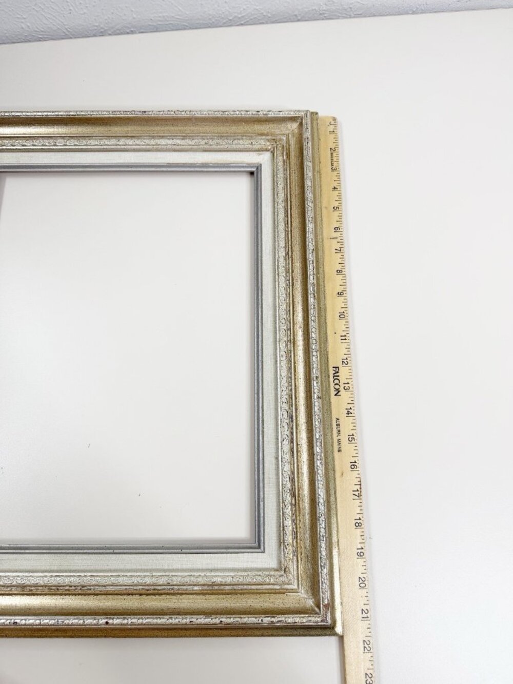 VTG Wood Silver Gold Gilded Linen Rectangle Frame 17x21.5 Fits 10.5x15.5 GUC - Picture 5 of 9